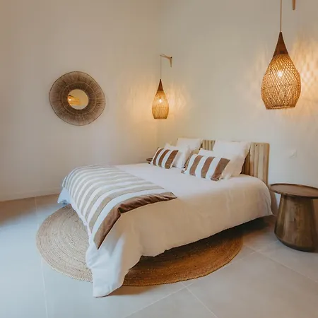 Sainte Raphine Hotel *