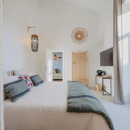 Sainte Raphine Hotel *