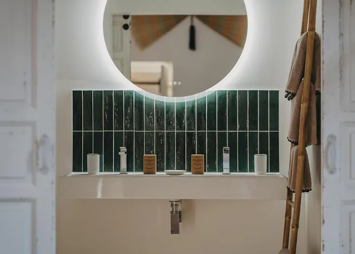 Sainte Raphine Hotel *