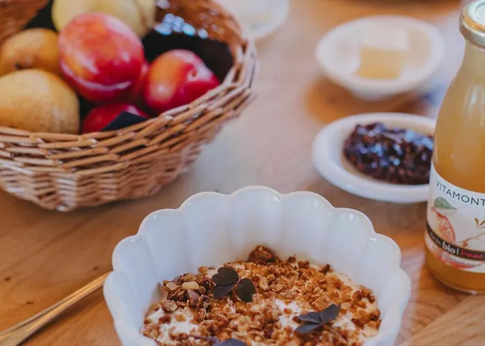 Sainte Raphine Hotel *