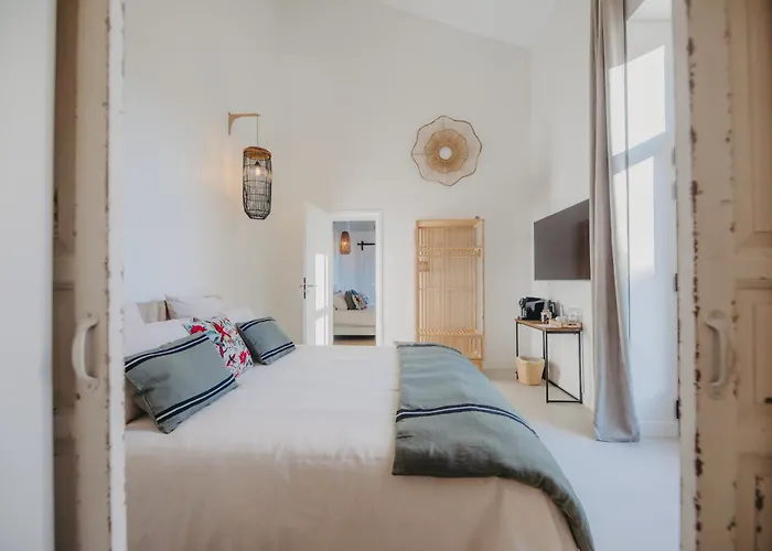 Sainte Raphine Hotel *